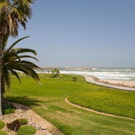 20 On Beach Road 스바코프문트 외부 사진